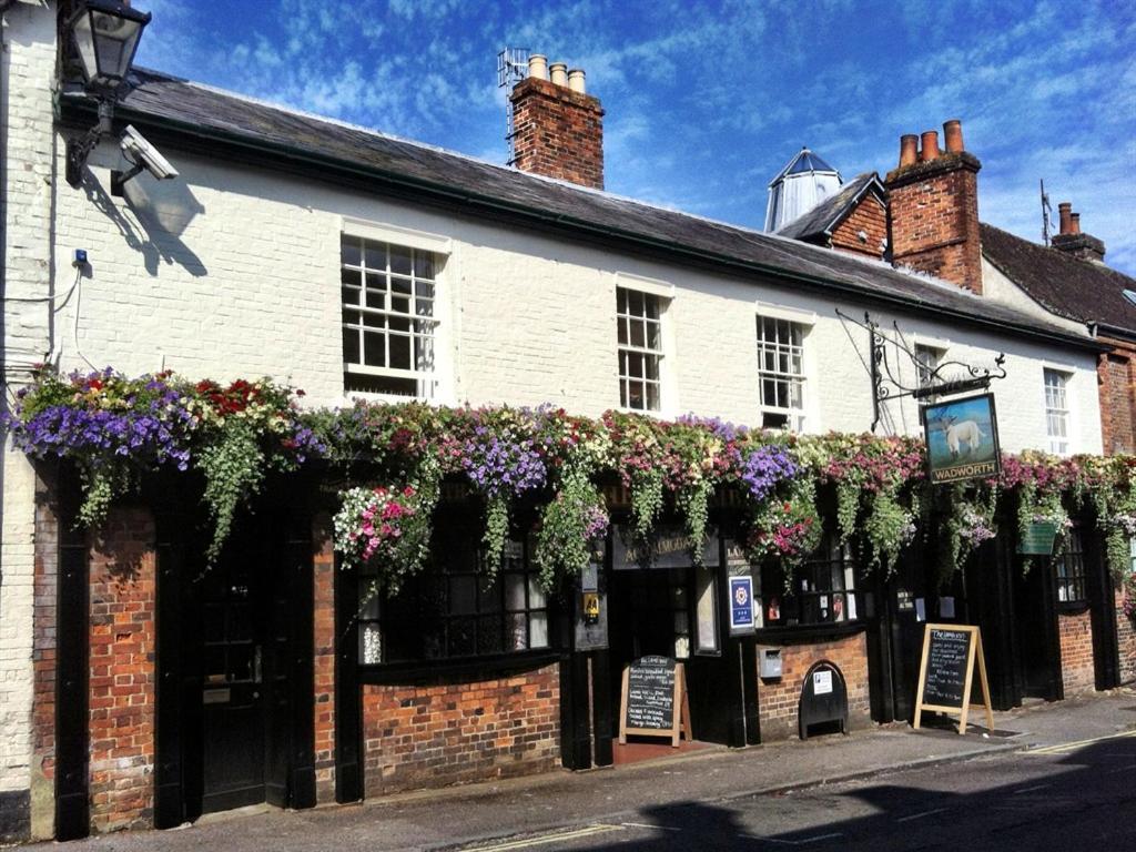 The Lamb Inn Marlborough Bagian luar foto