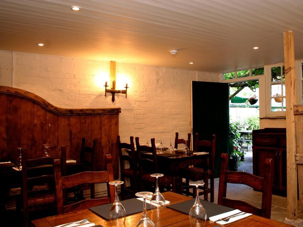 The Lamb Inn Marlborough Bagian luar foto
