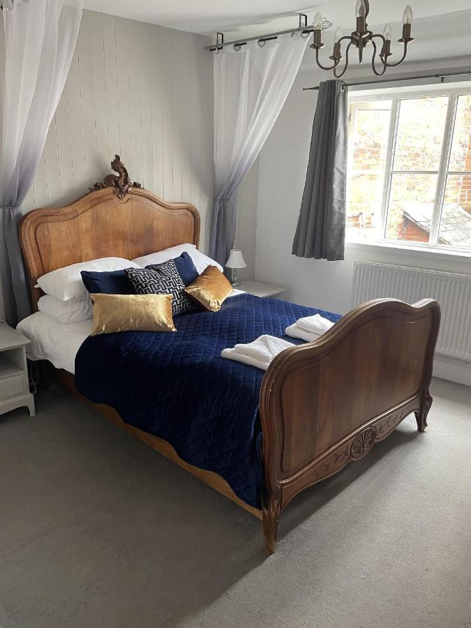 The Lamb Inn Marlborough Bagian luar foto
